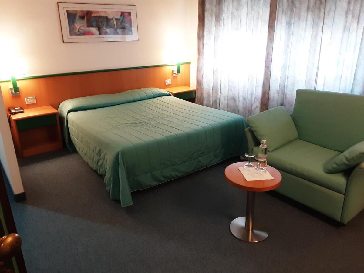 Hotel Ramoverde بورجومانارو المظهر الخارجي الصورة